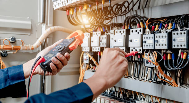 Best Local Electrician Companies  in Clinton, IA