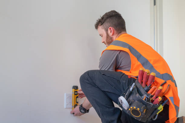 Best Electrical Repair Services  in Clinton, IA
