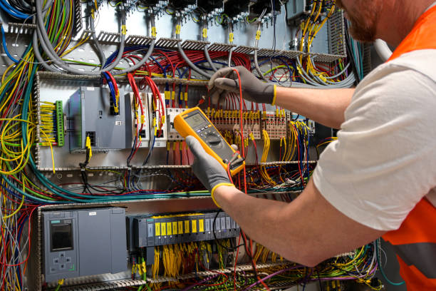 Best Electrical Outlet Repair  in Clinton, IA